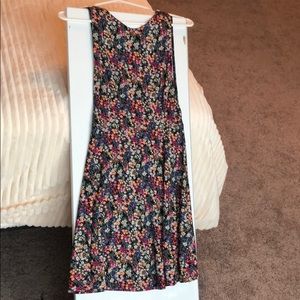 Floral dress, with low cutouts underarm